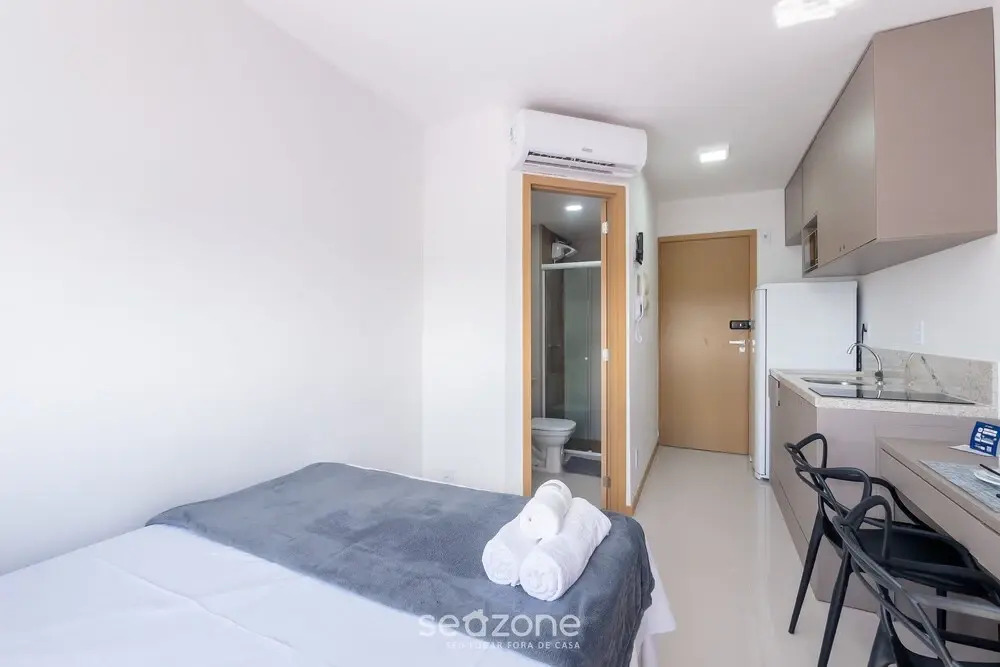 Studio Moderno em cond. c/ piscina HFO0208