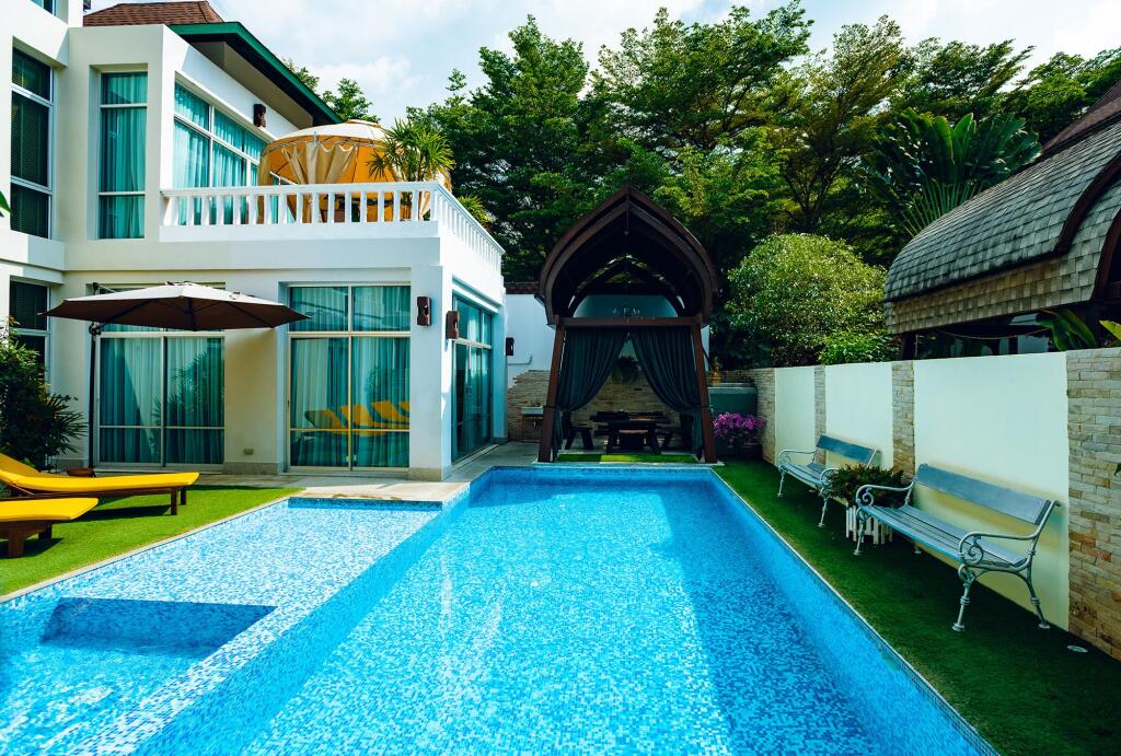 Nagawari Art Maldives BBQ Pattaya Villa