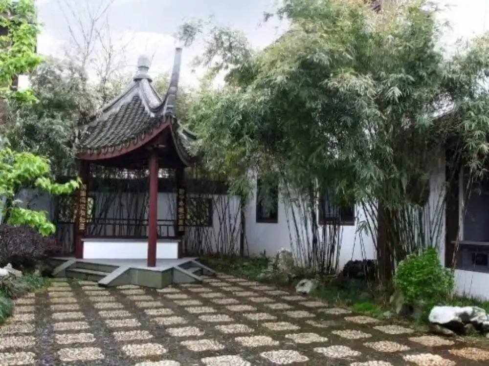 Yayuan Garden Holiday Hotel