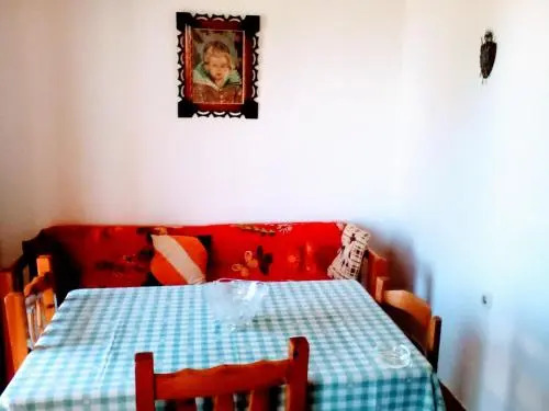 Nikolas Apartments