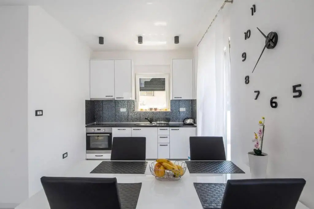 Holiday House Gavran