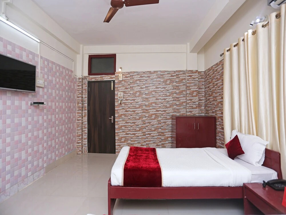 OYO 9637 Hotel Upasana Palace 2