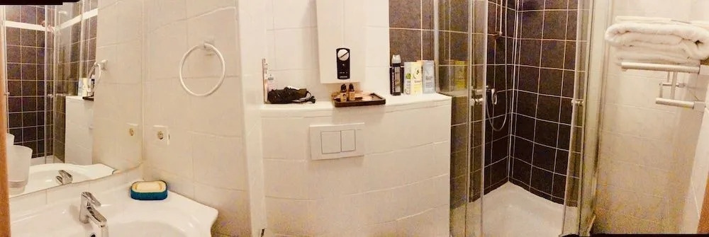 Home Inn Hotel