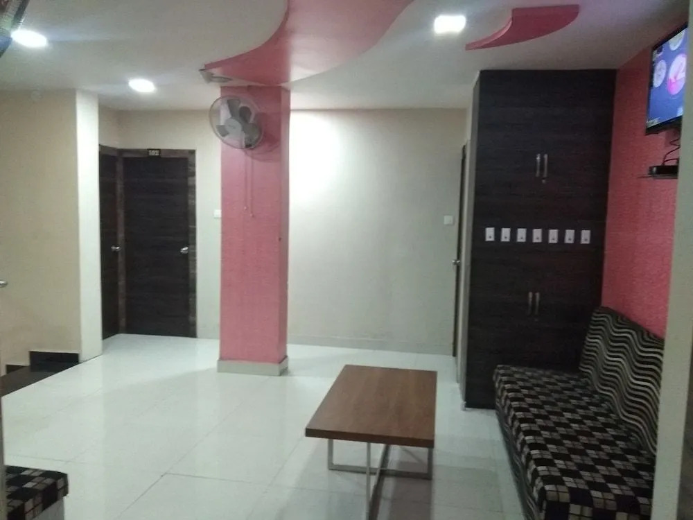 JK Rooms 128 Hotel RR