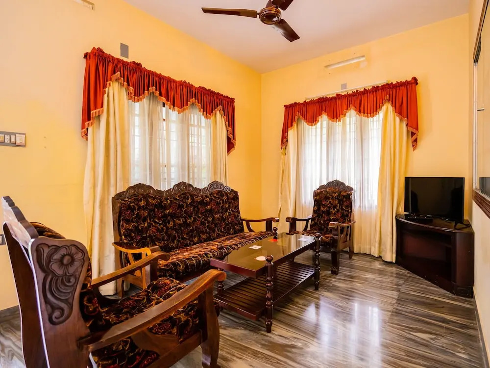OYO 14172 Home Modern 2 BHK Palarivattam