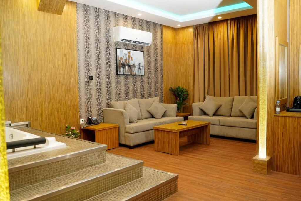 Palette Luxury Credi Hotel