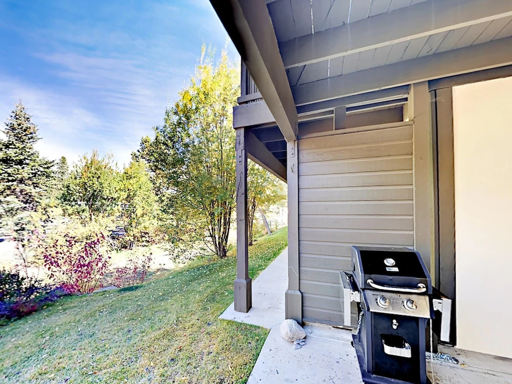 10583 Boulders Townhouse - 2 Br townhouse by RedAwning