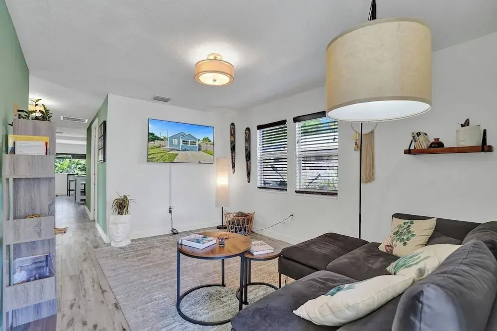 Zen 2br, 7 Min From Beach & Airport, Save Now!