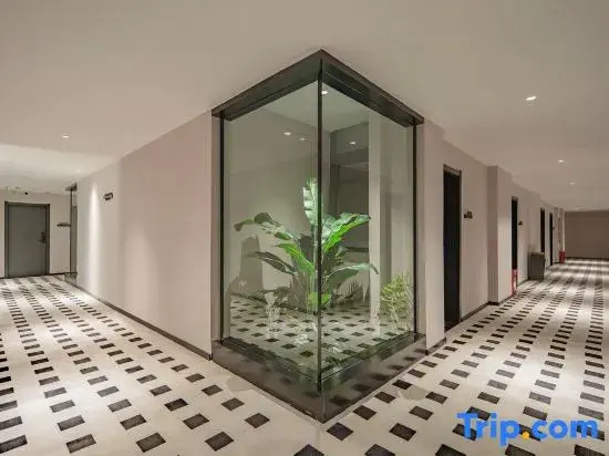 McLaren Hotel (Qinghe City)