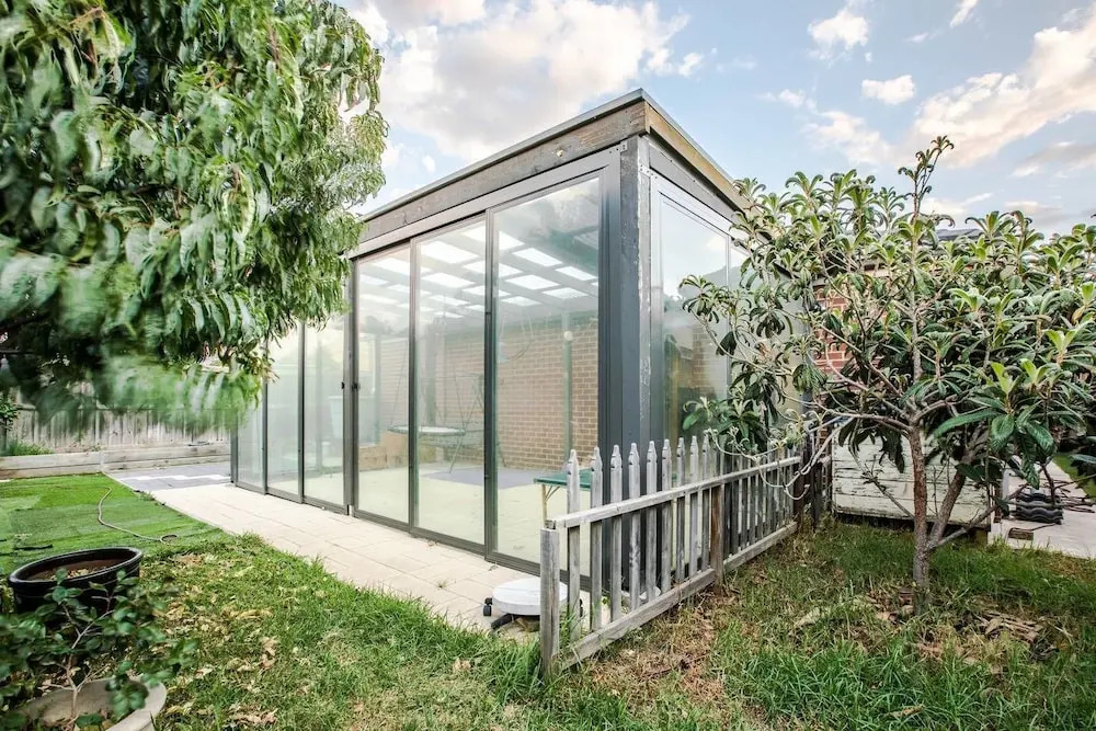 Lightful Charming House With Free Parking