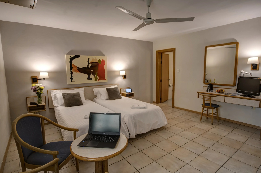 Sliema Chalet Hotel