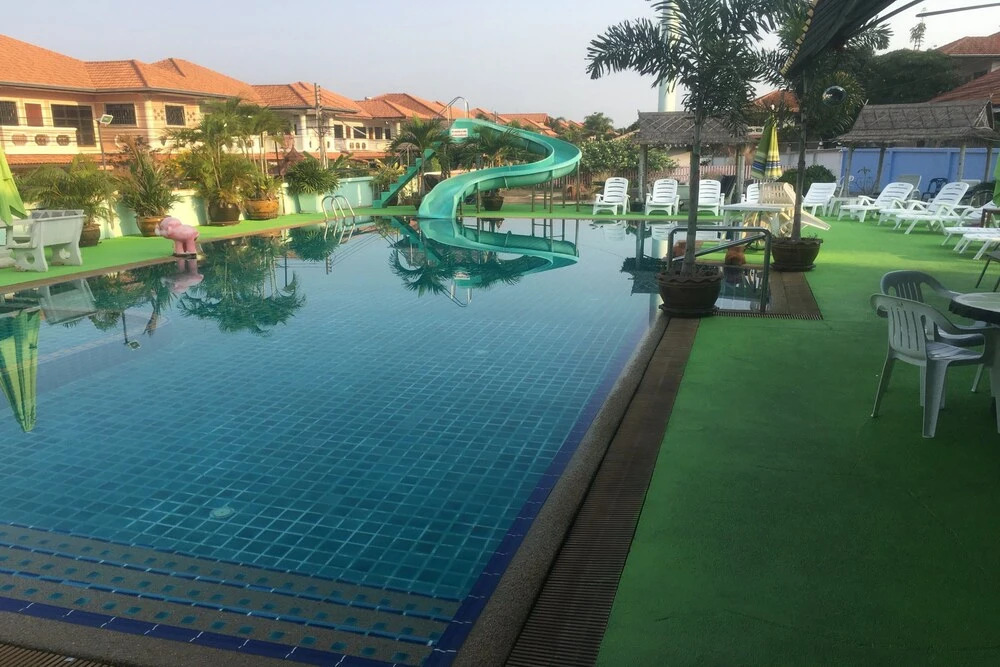 Tropical Pool