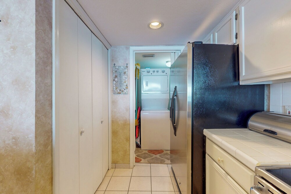 Shorefront Resort Retreat: Suntide III - Unit 1002