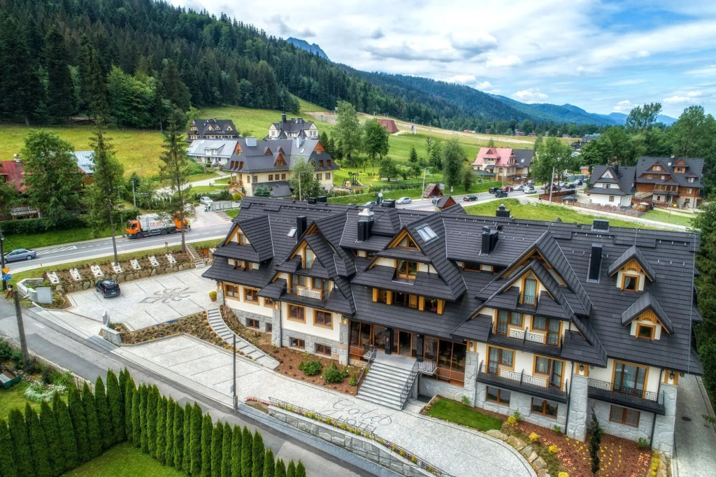 Gold Hotel