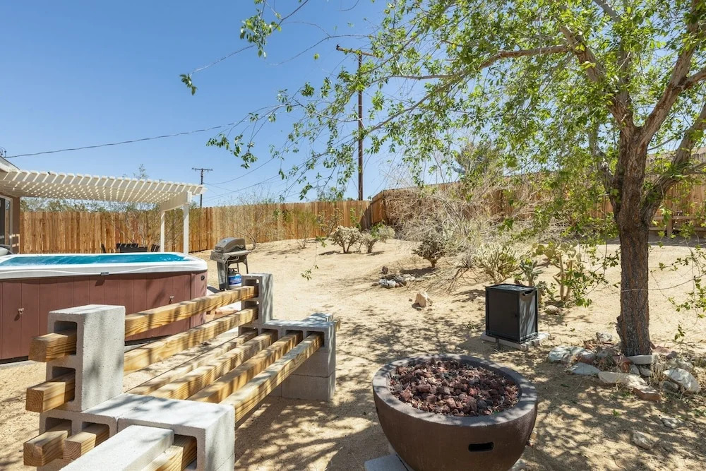 Serenity Sands - Hot Tub, Bbq And Fire Pit! 3 Bedroom Home by RedAwning