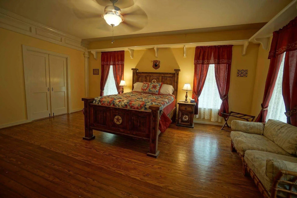The Graceful Inn