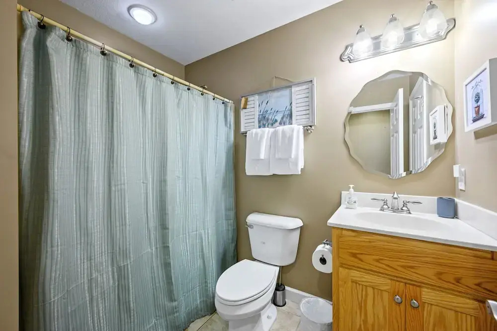 Bradley Bungalow Sleeps 11 Sevierville