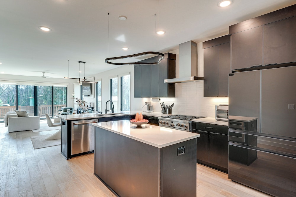 2 Mi to Wakemed: Modern Raleigh Duplex w/ Yard