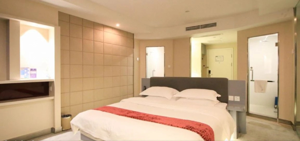 Home Inn (Jinhua Municipal Government Bayi South Street Subway Station)