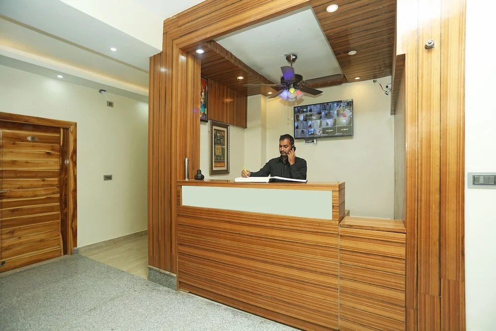 Capital O 18317 Hotel Samriddhi Retreat