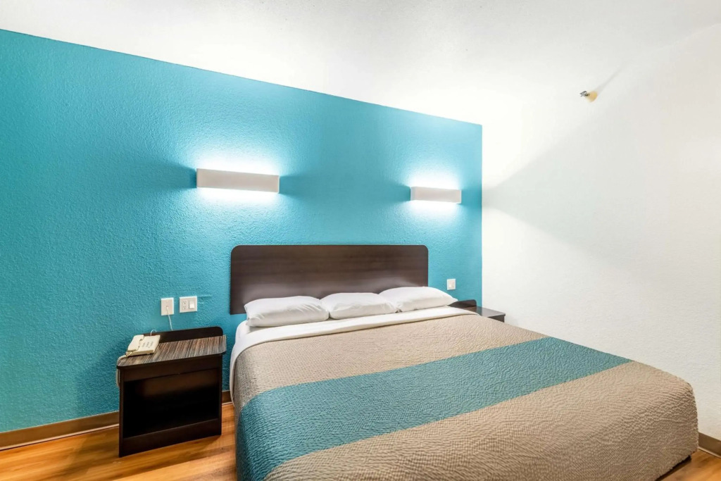 Motel 6-Lewisville, TX - Medical City