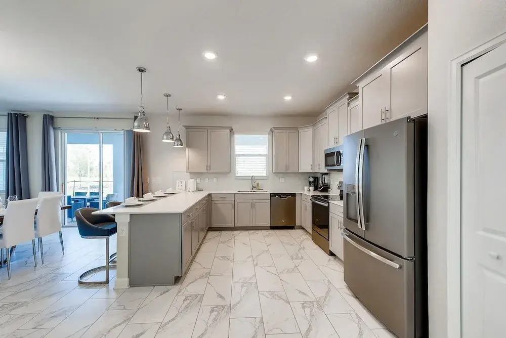 1596 MC - Enchanted 6BR Villa: Pool Magic for 14