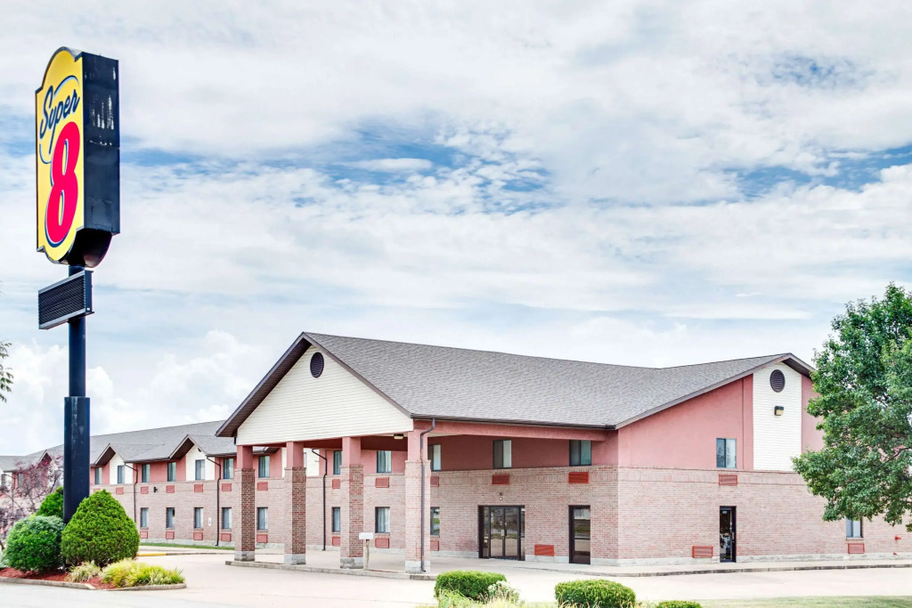 Super 8 by Wyndham Springfield/Battlefield