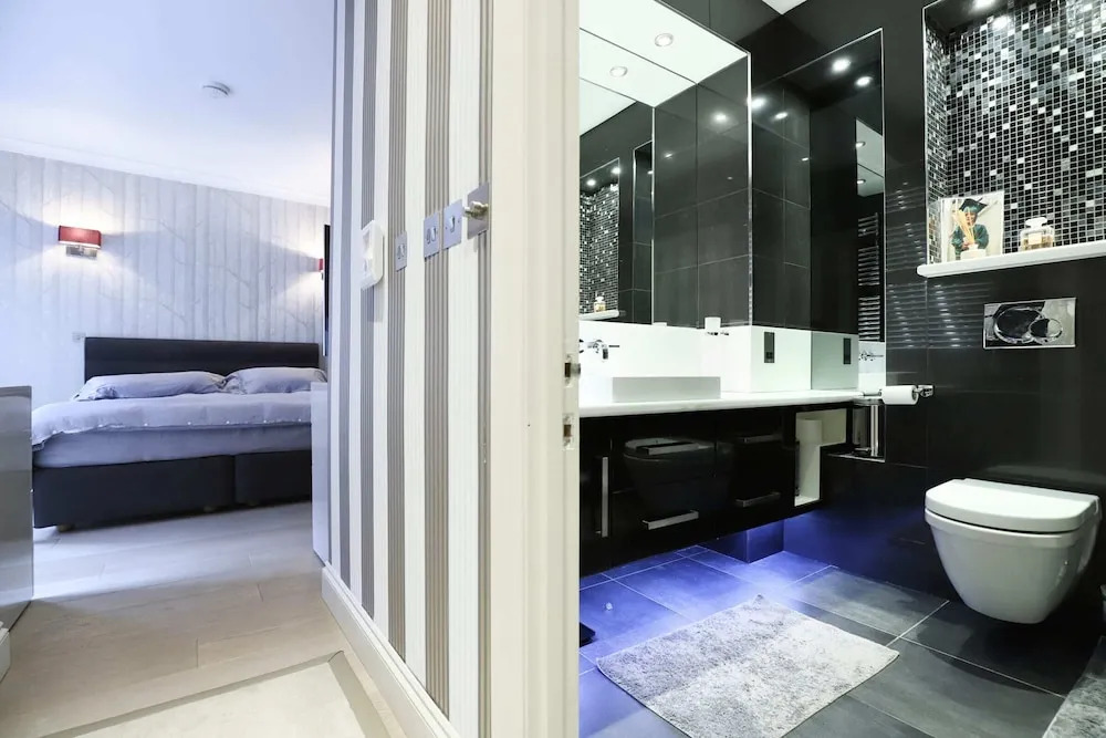 Beautiful Ideal 2 bed 2 Bathroom in Central London