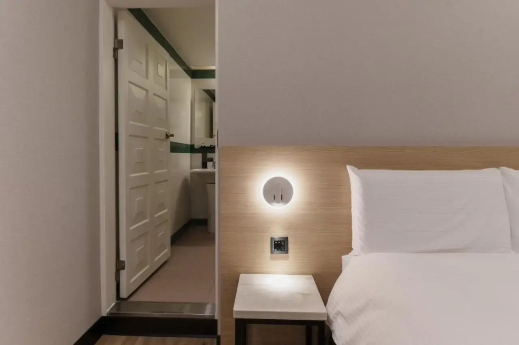 Sweet Hotel