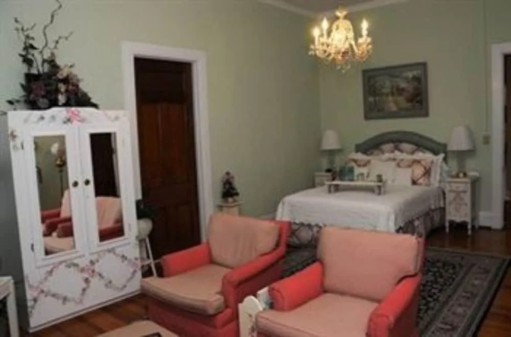 Bennett House Bed & Breakfast