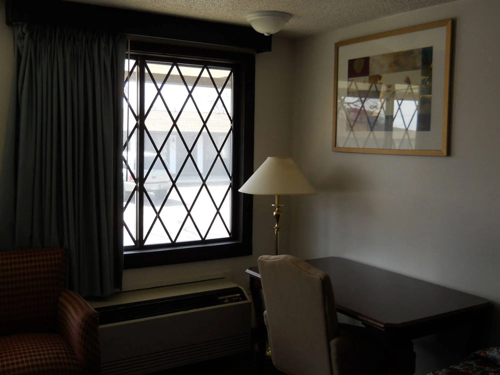 Value Inn Motel - Milwaukee Airport South