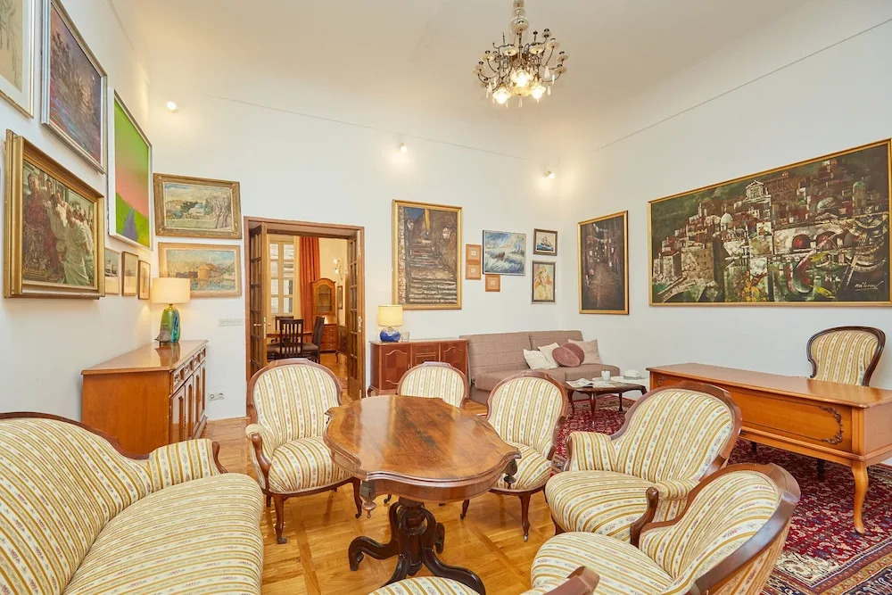 Apartment Misir