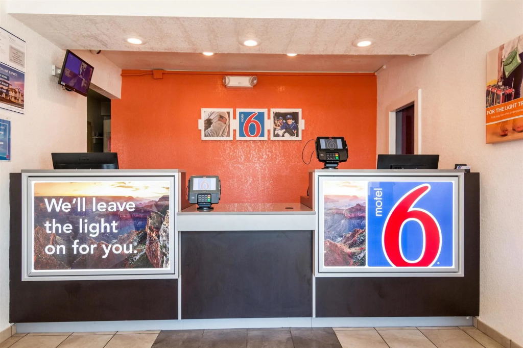 Motel 6-Longview, TX