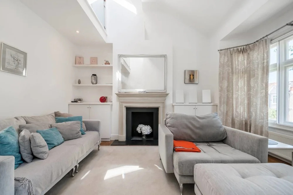 Beautiful 2 Bedroom Family Home