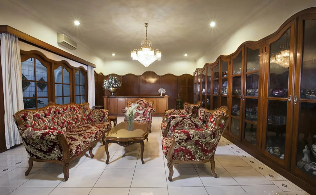 Raintree Boutique Villa & Gallery
