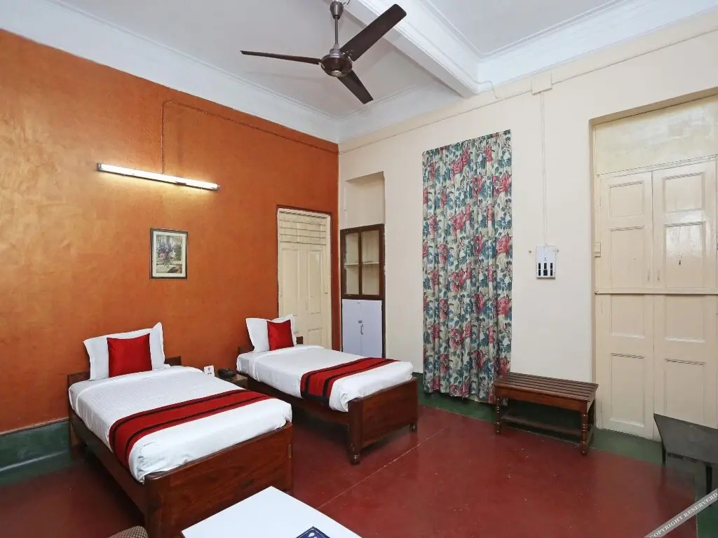 OYO 11896 Marble Palace Guest House