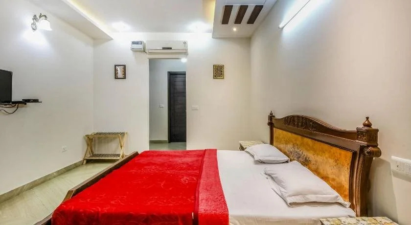 Stay Royal Bed & Breakfast