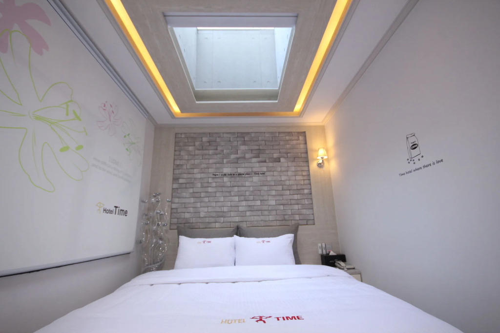 Time Hotel