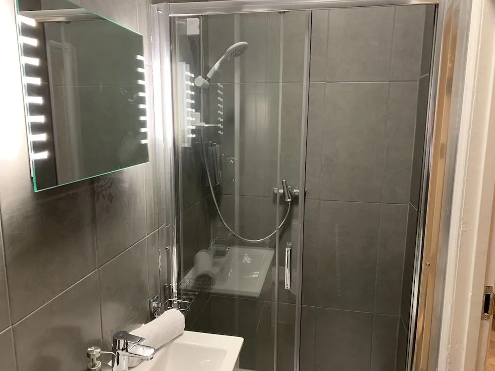 Donatello Rooms Aldgate