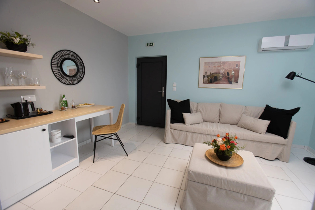 Minois Boutique Hotel