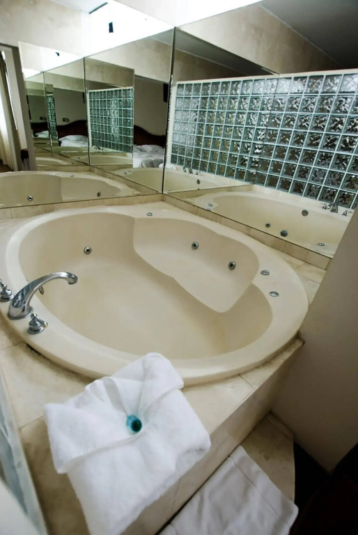 Miraflores Colon Hotel