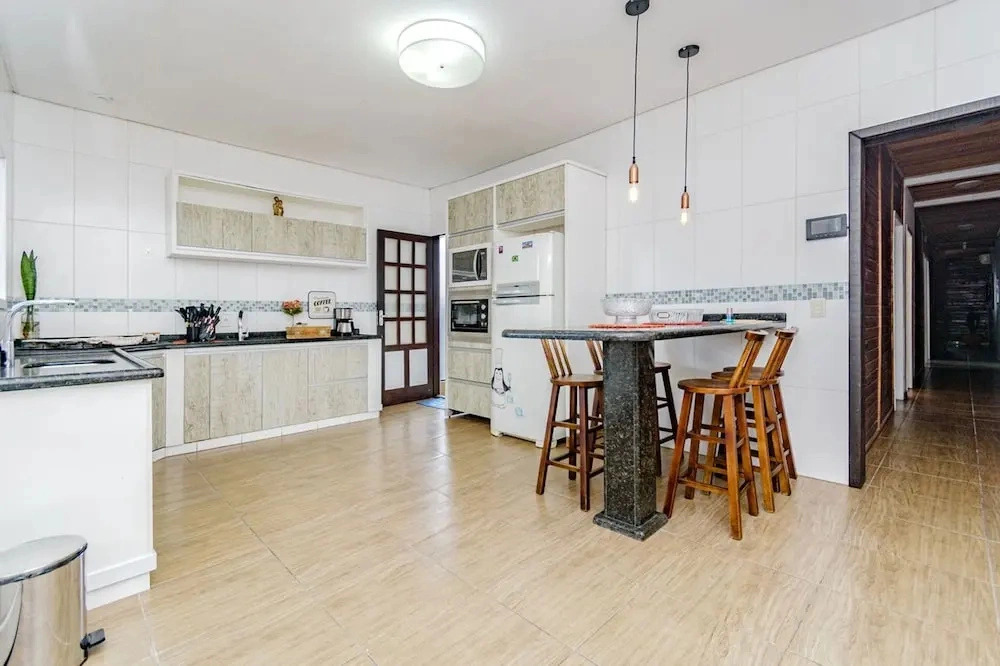 Casa com Piscina Churrasqueira e Ar Condicionado