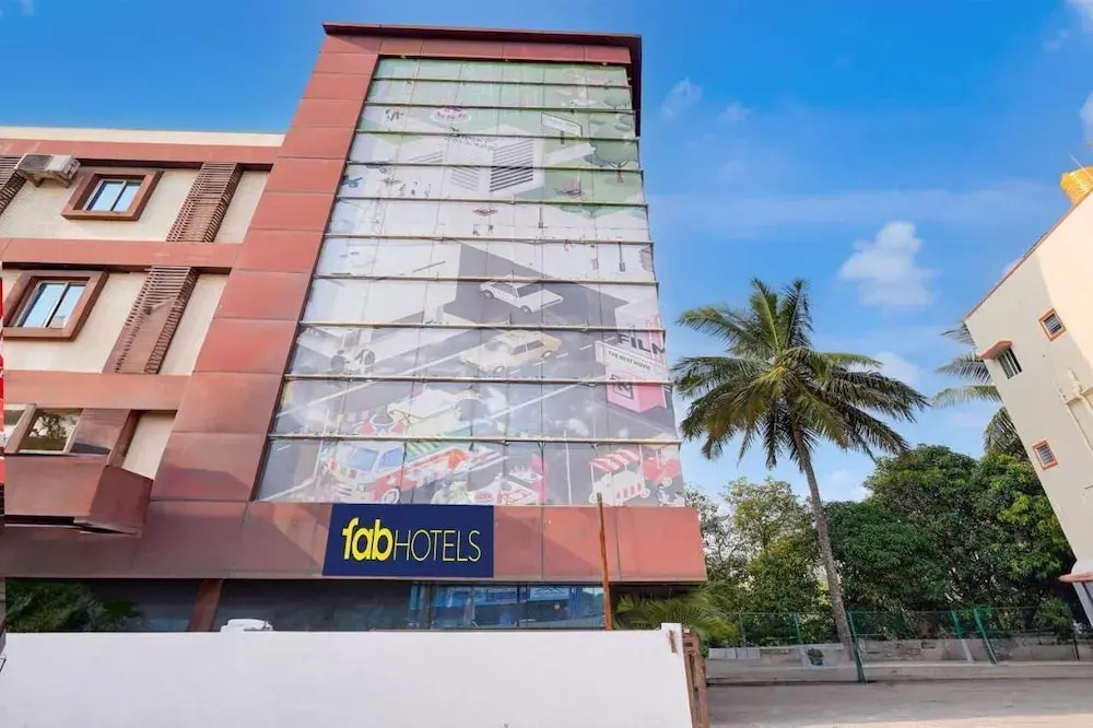 Leo Grand Hotel