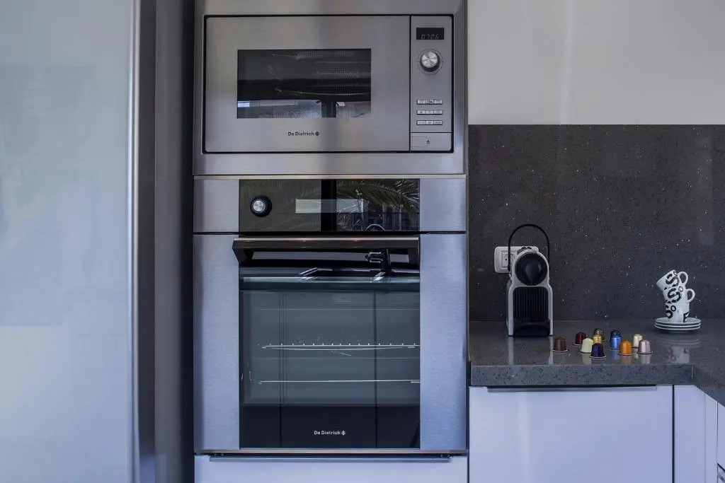 Brilliant 3BR in Shalom Aleichem 27 by HolyGuest