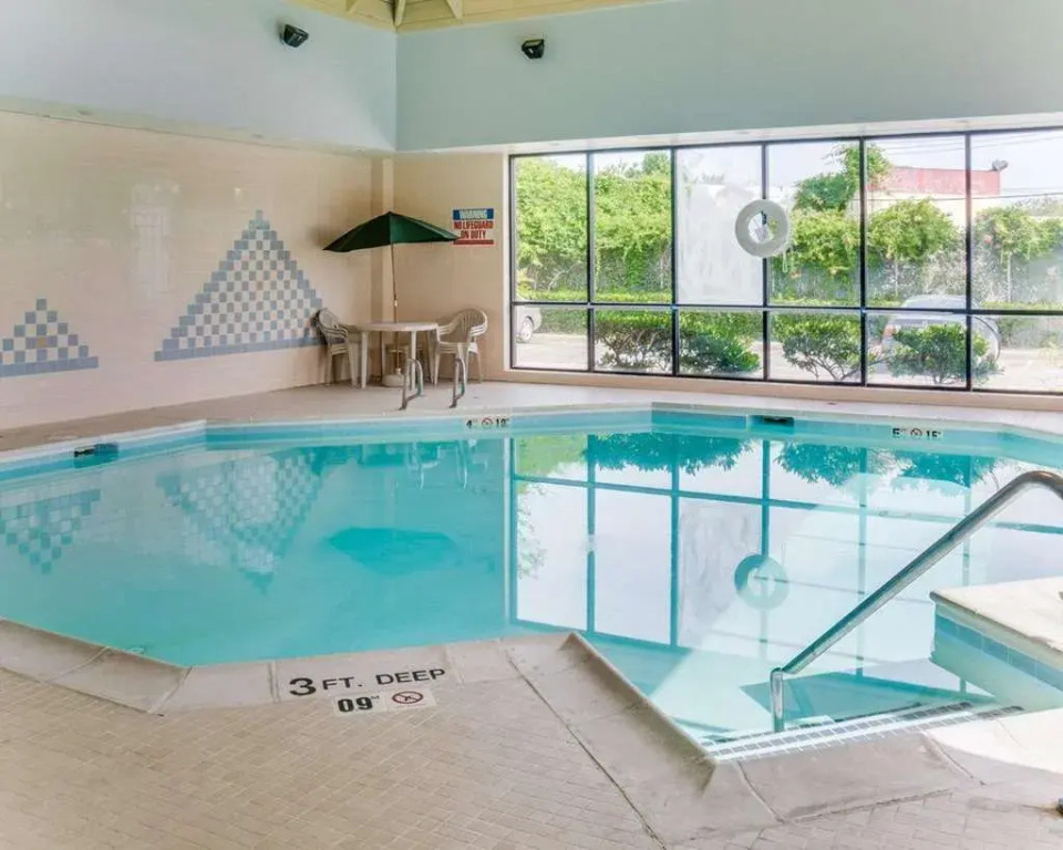 Econo Lodge Naval Station Norfolk