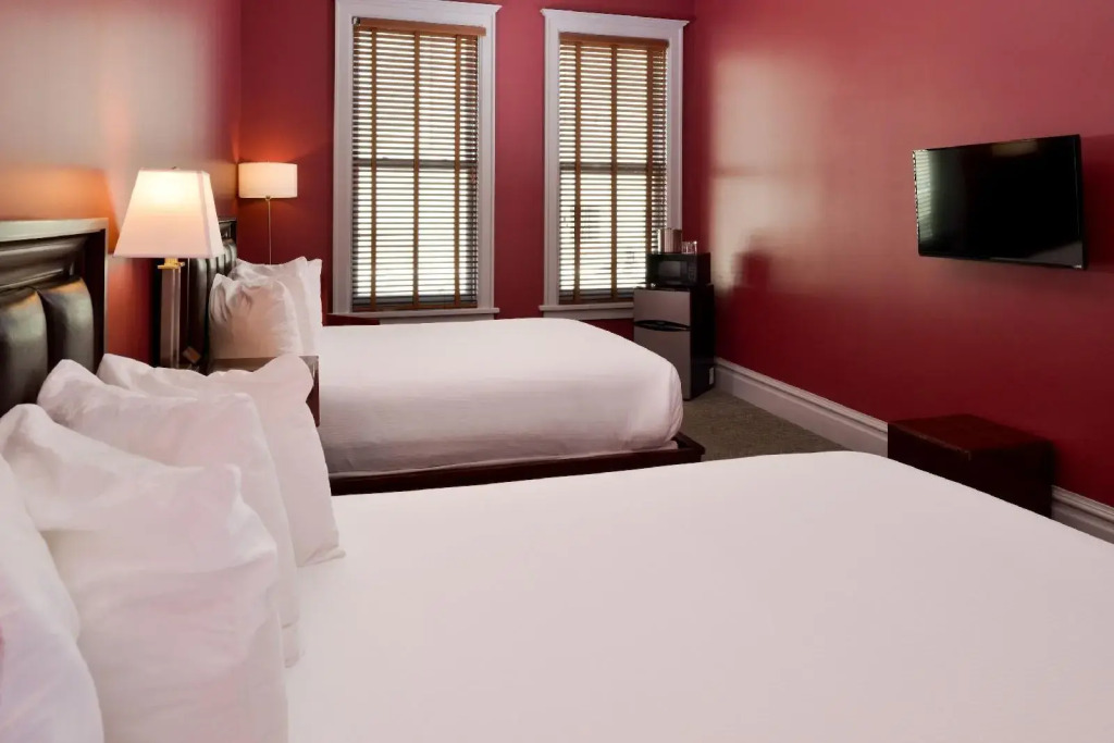 Montvale Hotel