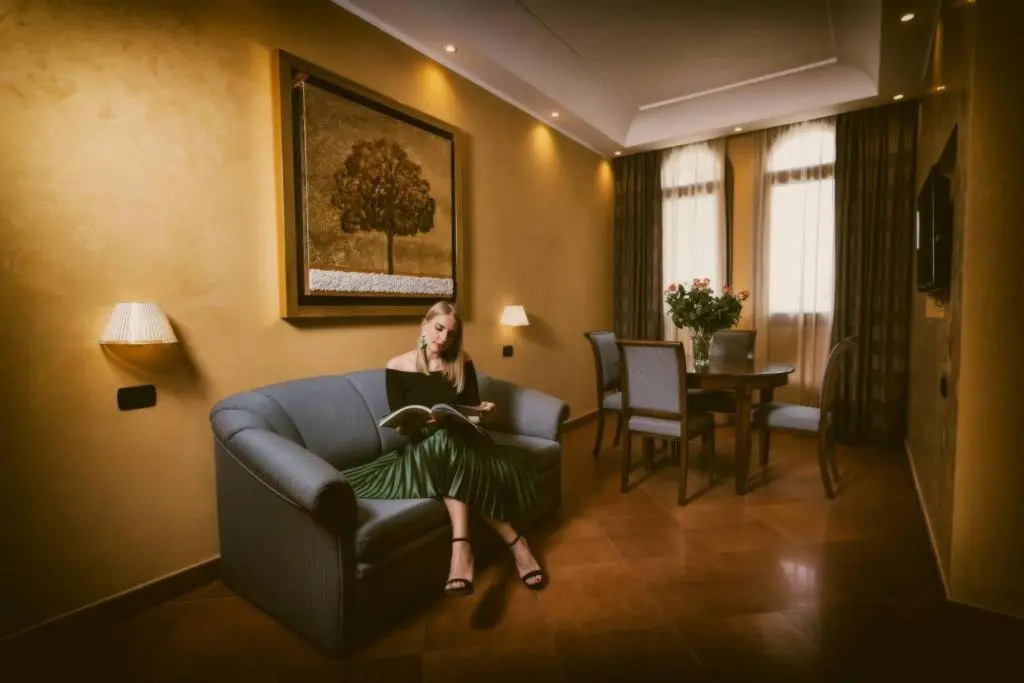 Artemis Hotel