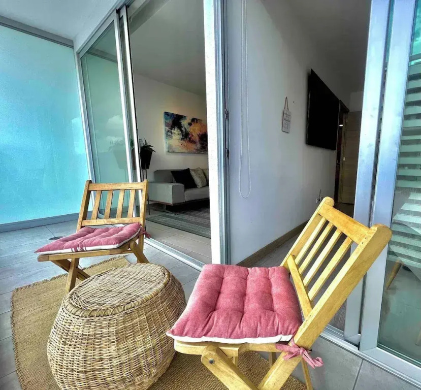 Beautiful Apt-balcony in La Carolina 70 Qled TV