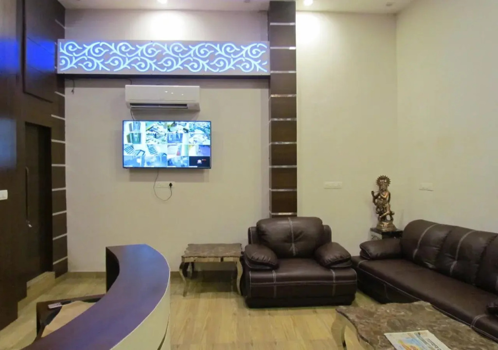 Hotel Divine inn