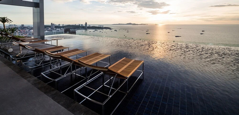 1BR Centric Sea 115 With Infinity Pool